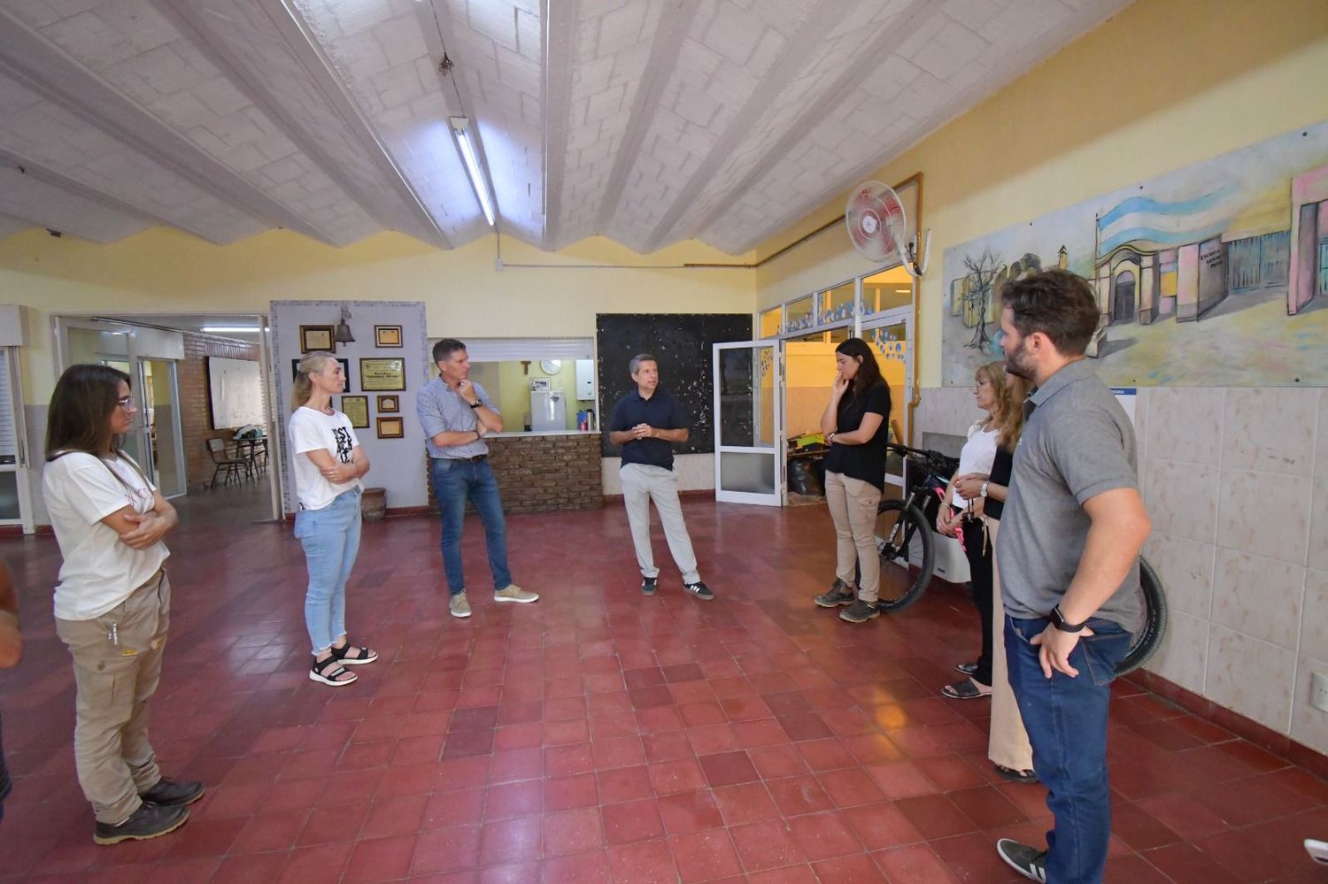 Bernarte recorrió las obras en instituciones educativas