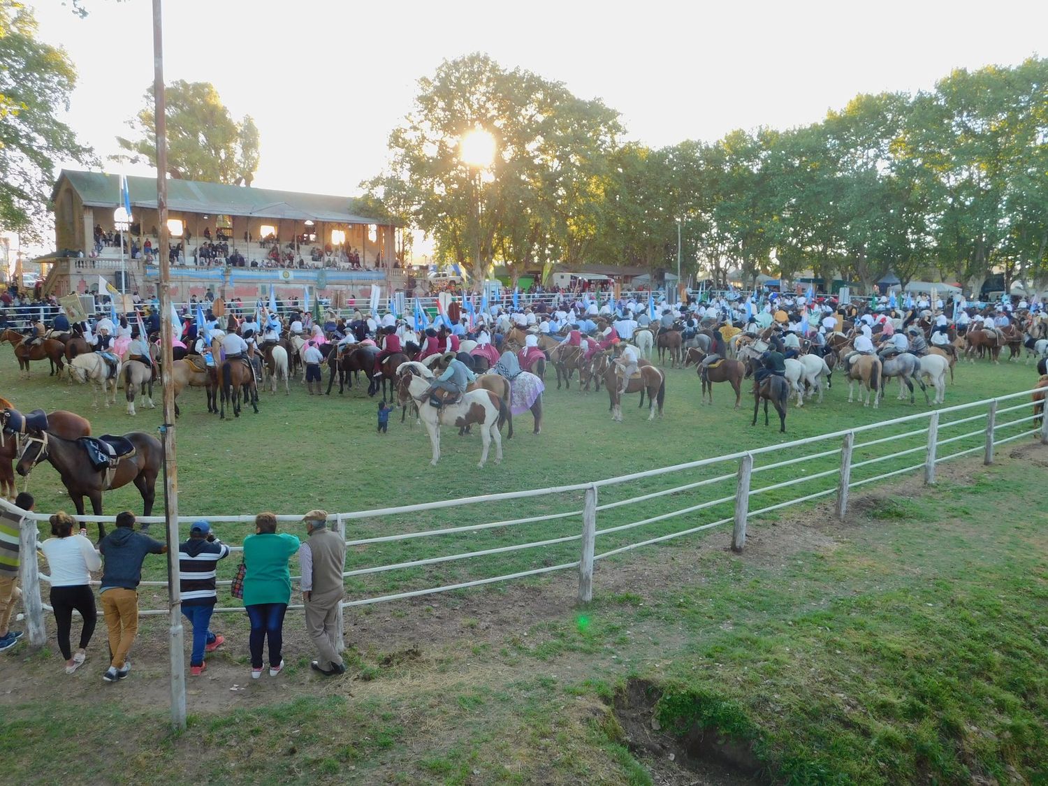 “El país está patas para arriba” expresó el presidente de la Sociedad Rural Victoria