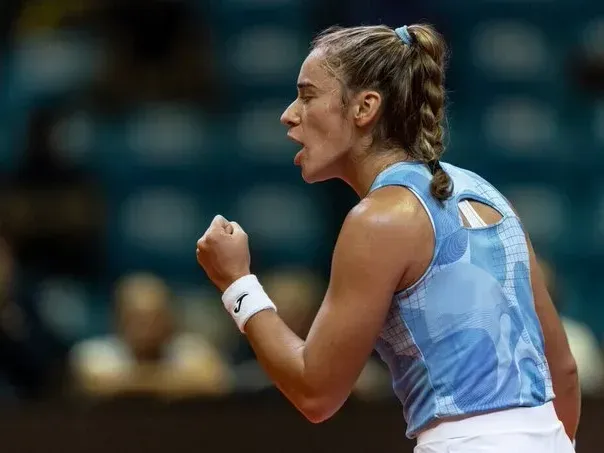 Solana Sierra a las segundo ronda de la qualy en Wimbledon.