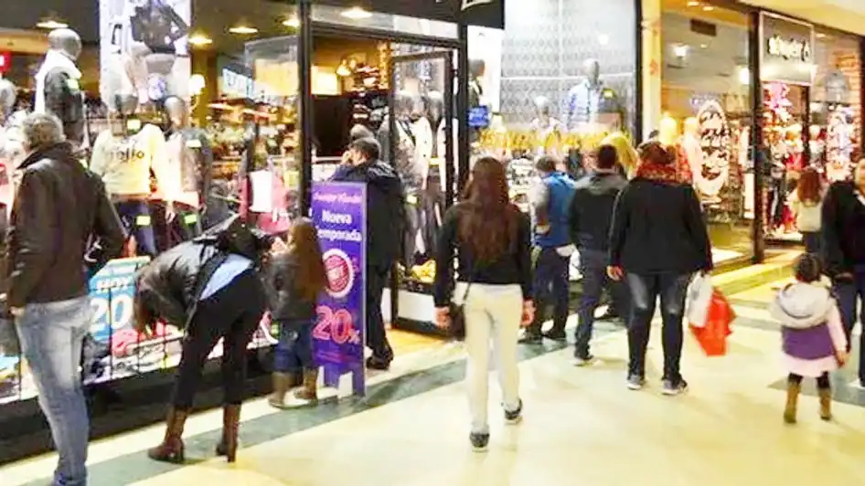Advierten que la economía mejora, pero no se genera más empleo ni sube el consumo