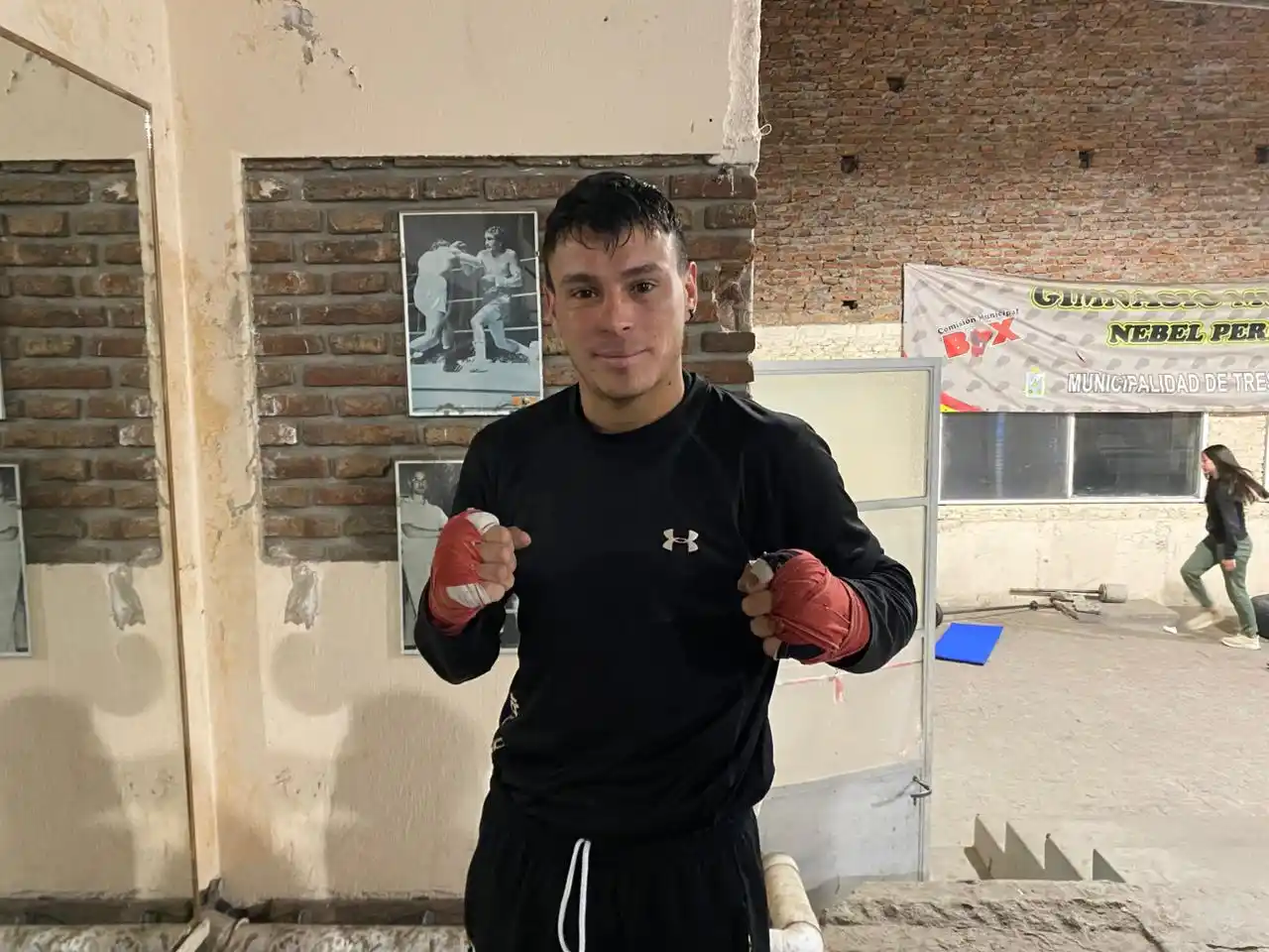 Jesús Burgos peleará en Inglaterra