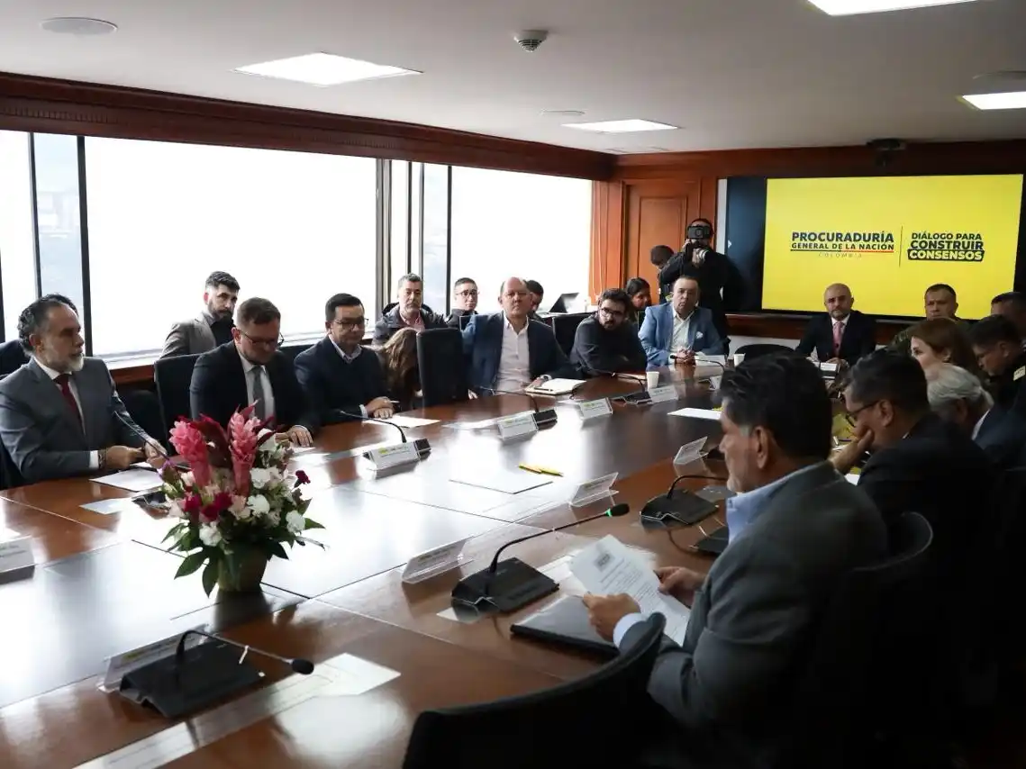 Gobierno Petro y Procuraduría trazan ruta para reforzar seguridad de presidenciables