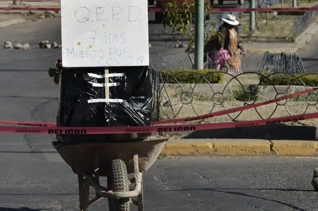 Bolivia: en una semana la Policía recogió al menos 420 cuerpos de calles y casas