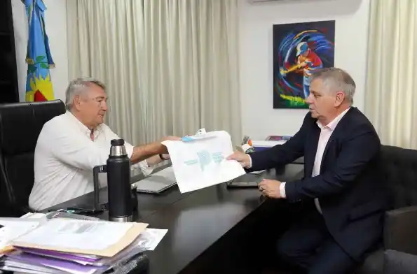 D´Onofrio entregó nuevos Pases Libres Multimodales a Britos.