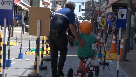 Jornada de concientización vial en la peatonal