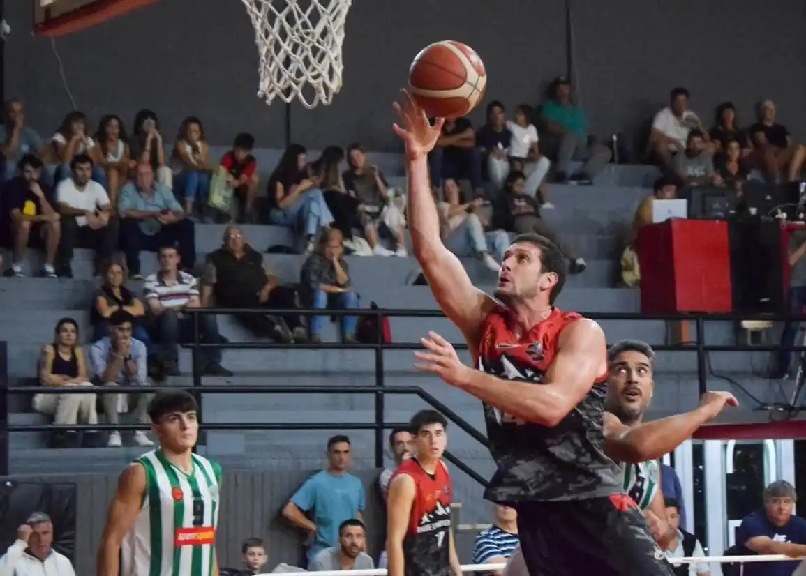 Alejandro Arca, en un duelo con Kimberley este año.