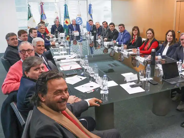 Un grupo de gobernadores acordó no votar esta tarde los proyectos que ya tienen media sanción