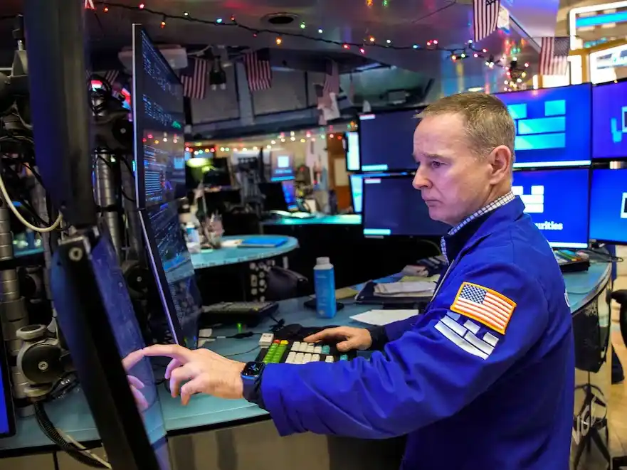 El dólar reaccionó con mayor fuerza que las acciones y el riesgo país al anuncio del regreso a los mercados de deuda