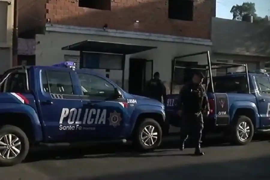 Un joven de 18 años fue rescatado inconsciente de una vivienda incendiada