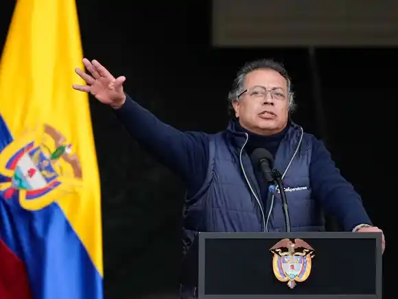 El presidente Gustavo Petro anunció la suspensión del proceso de paz con el ELN