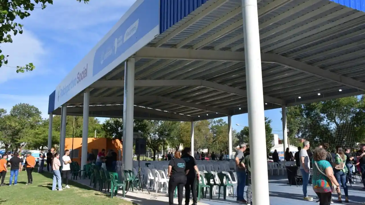 Festival popular en Barrio Bouchard: una jornada de música, sorteos y alegría para toda la familia