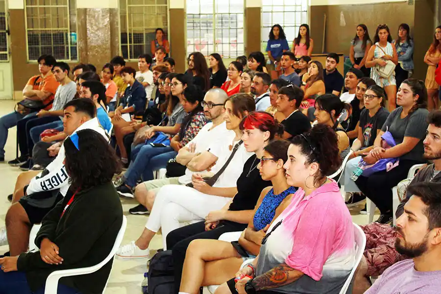 Instituto 163: concurrida charla