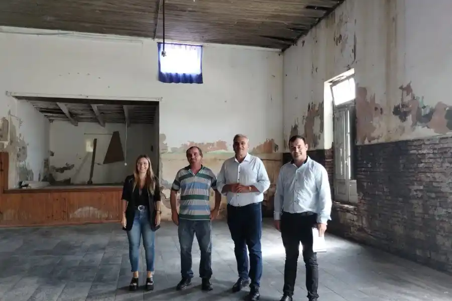 Calvo en Saguier: se reunió con el presidente comunal y recorrió obras