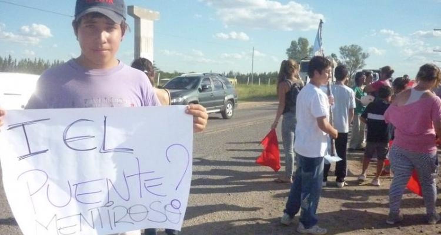 Nuevo reclamo por el puente peatonal