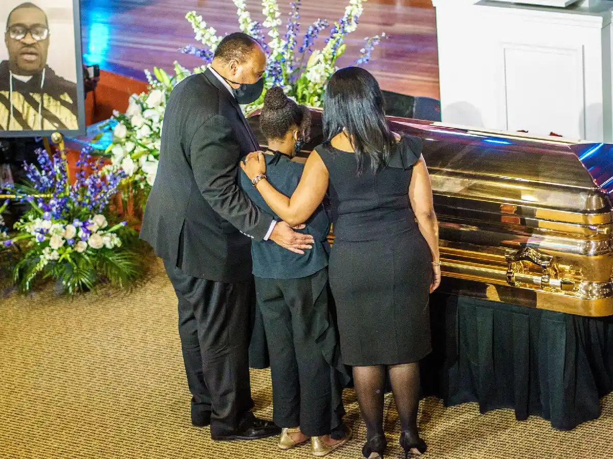 Una multitud acudió al primer funeral de George Floyd