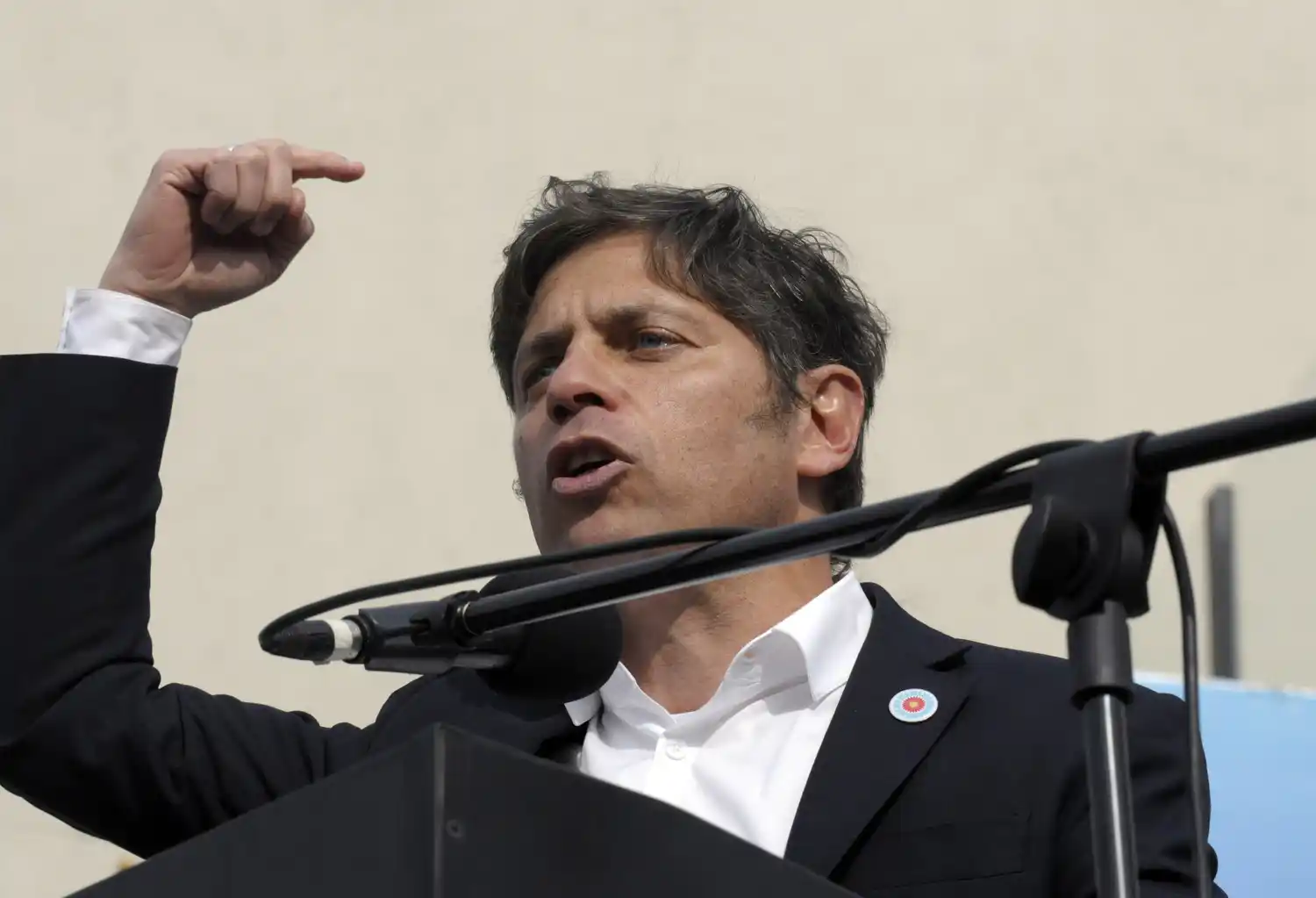 El gobernador Axel Kicillof argumentó su malestar por la decisión de instalar la planta de GNL en Río Negro.