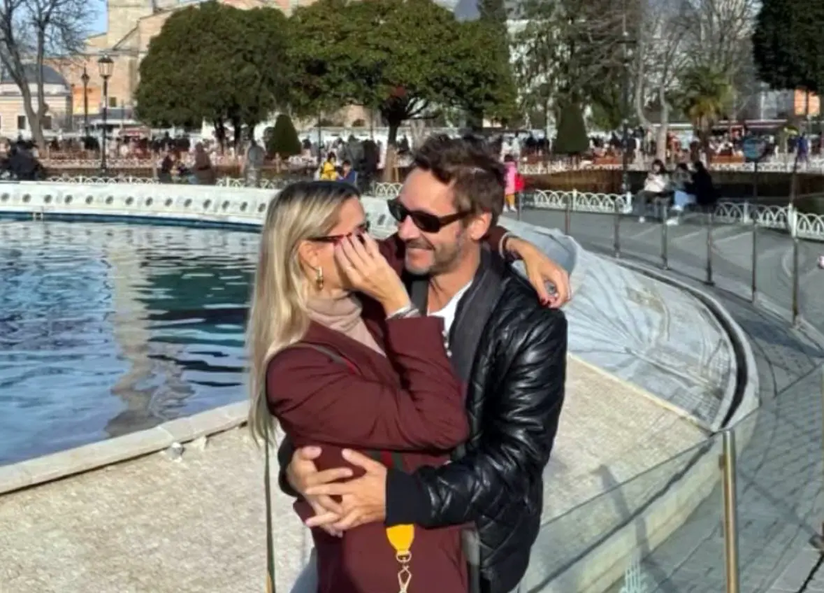 Benjamín Vicuña visitó Turquía junto a su pareja