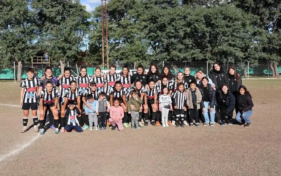 Atlético Baradero venció a Paraná y es el primer campeón del año en la rama femenina. Foto: Pasión Deportiva