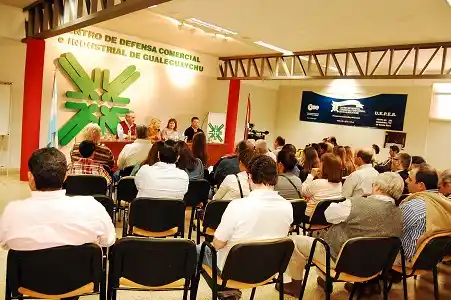 Elisa Carrió: “De Ángeli es del PJ; la  única alternativa es el Radicalismo”