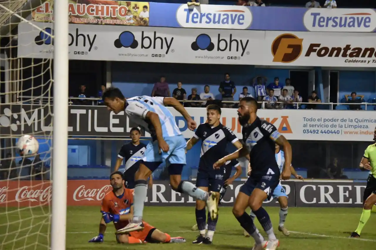 Nuevo DT, los mismos problemas