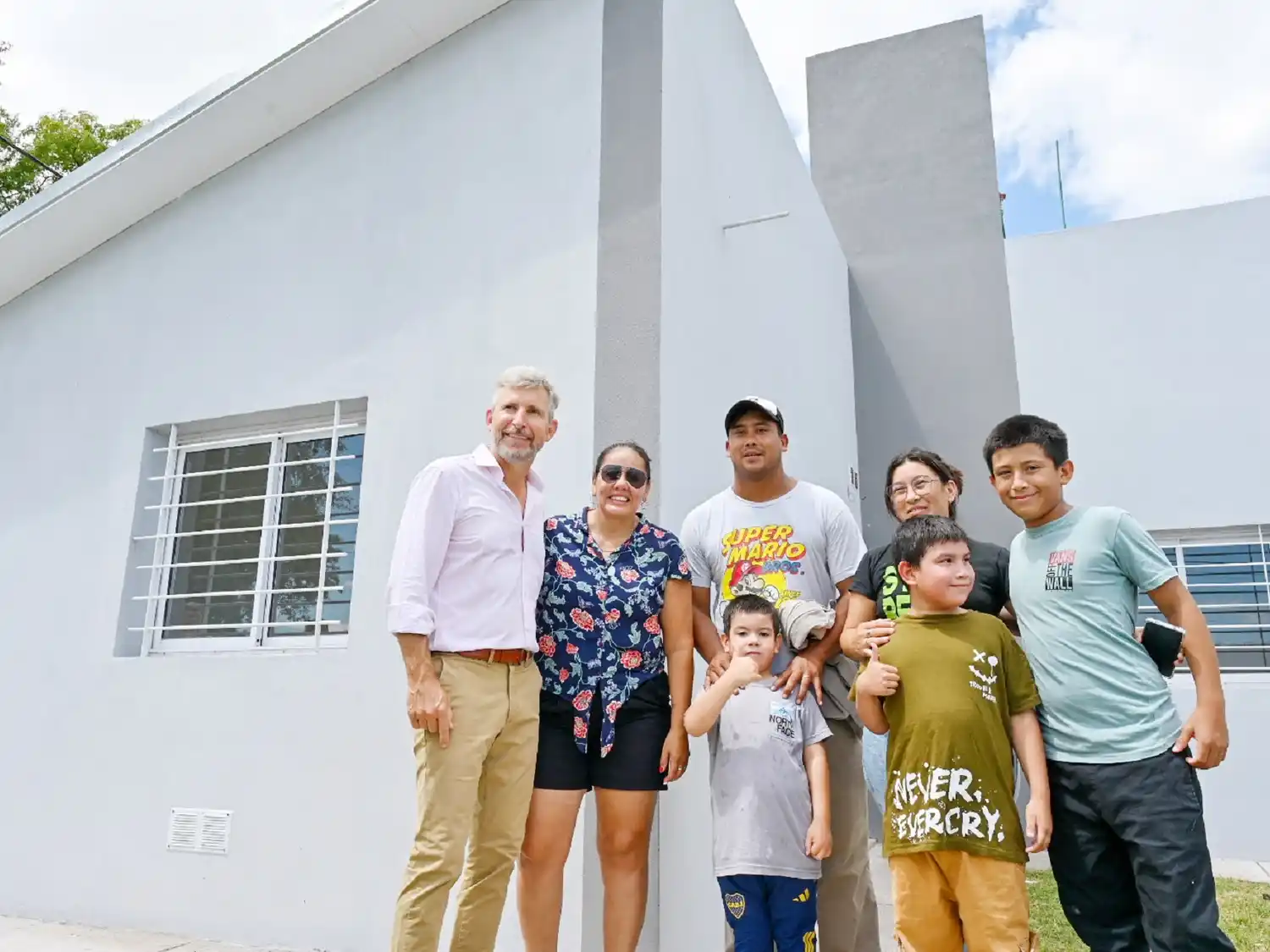 El gobierno provincial entregó 60 viviendas en La Paz