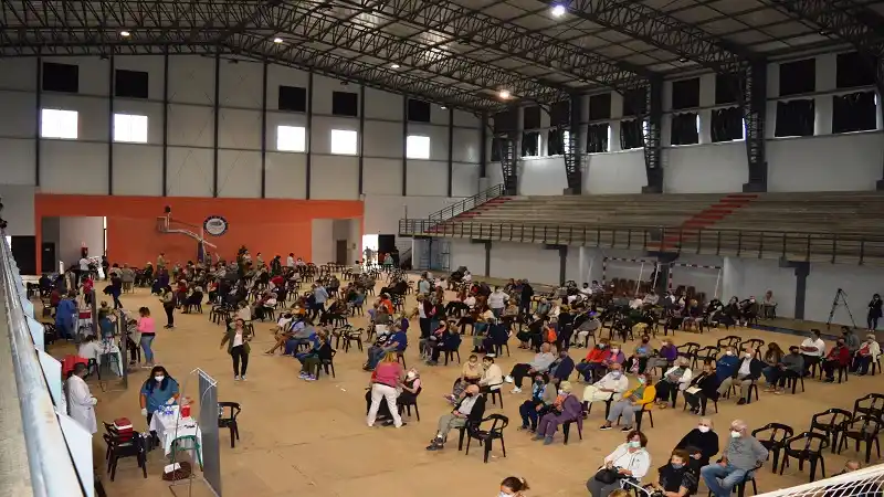 Insólito: fue a vacunarse, no estaba anotado y agredió a una voluntaria