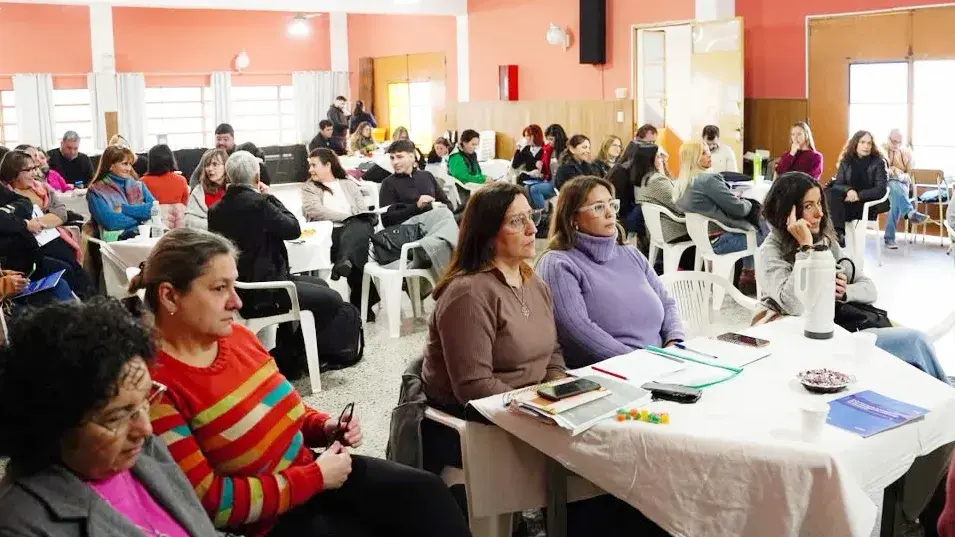 Se realizó el tercer encuentro de Red de Secundarias Innovadoras con eje en el uso pedagógico de la IA