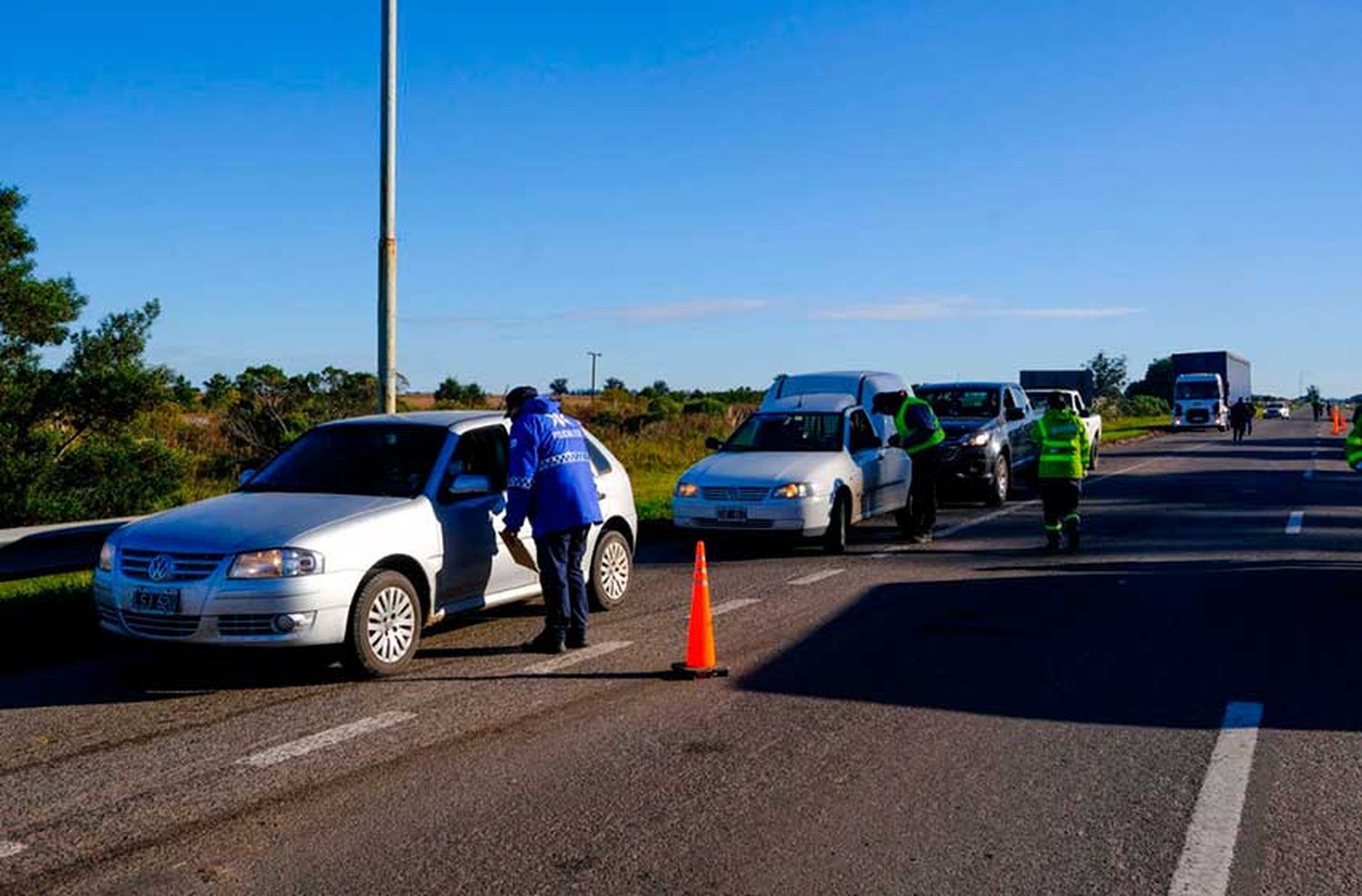 Las otras desopilantes excusas en retenes marplatenses: comprar un auto, cita sentimental y visitar un amigo