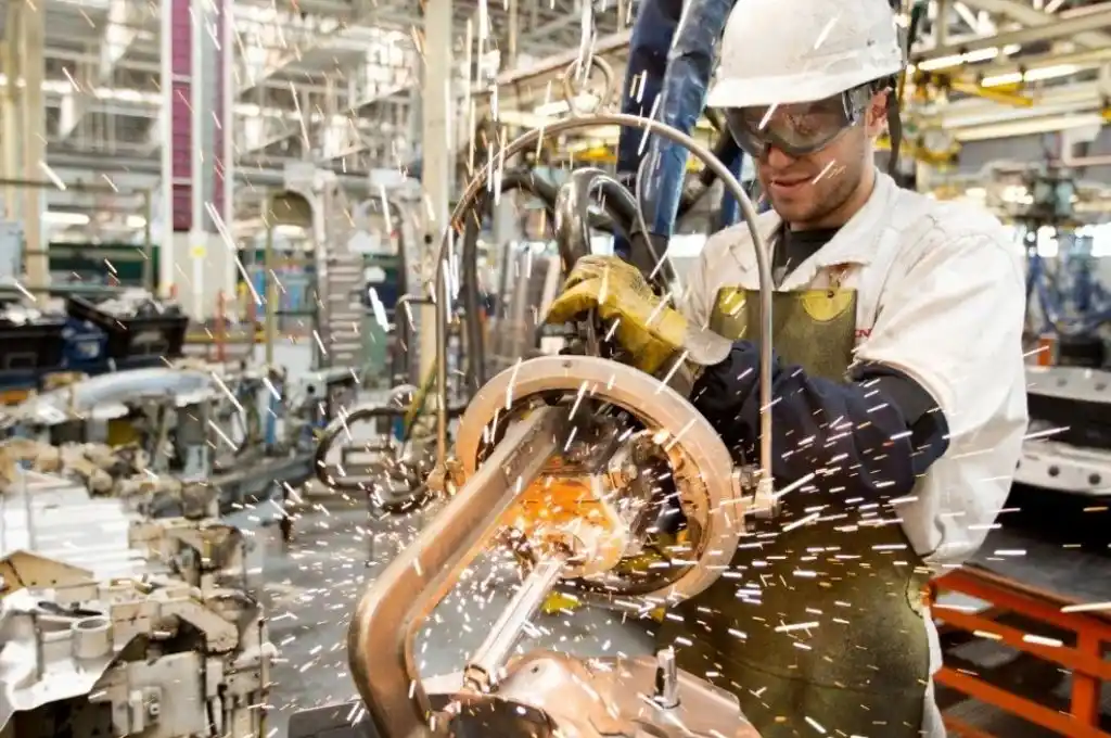 La industria da cuenta del agotamiento de la recuperación económica nacional.