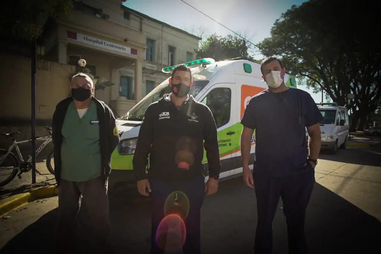 Choferes del Covid-19: "Sentarte acá y ver cómo llegan los coches fúnebres es muy duro"