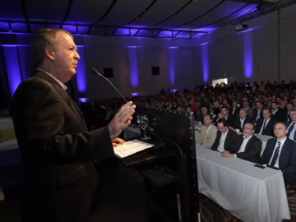 Schiaretti anunció una baja en Ingresos Brutos en los créditos hipotecarios