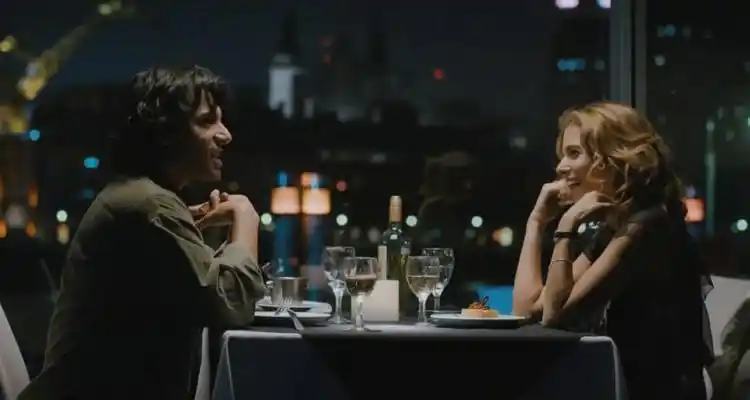 Cine bajo las estrellas: Este sábado, “Un amor en tiempos de selfies”