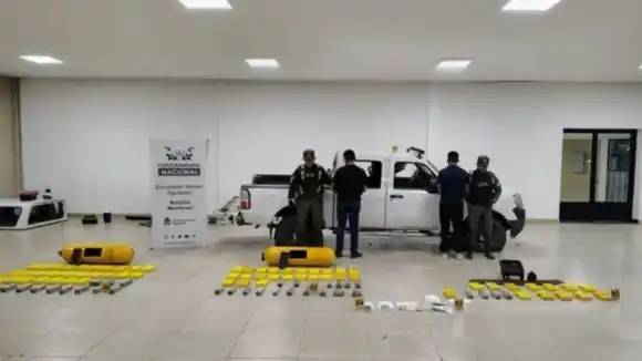 Transportaban 86 kilos de cocaína en tubos de GNC: terminaron detenidos