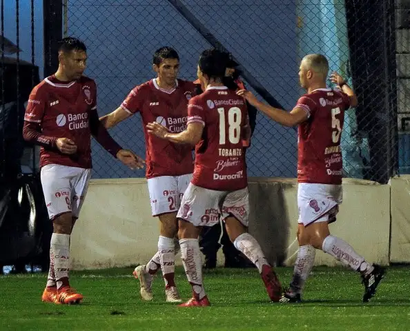 Huracán-Victoriano Arenas, suspendido