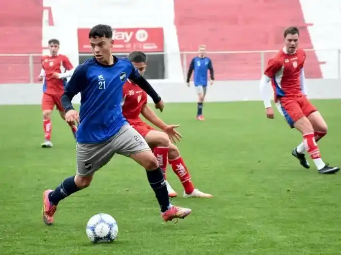 LA BH realizó un amistoso en Santa Fe ante el Tatengue para sumar rodaje dE cara al inicio del RegioNal Amateur. Foto:BH