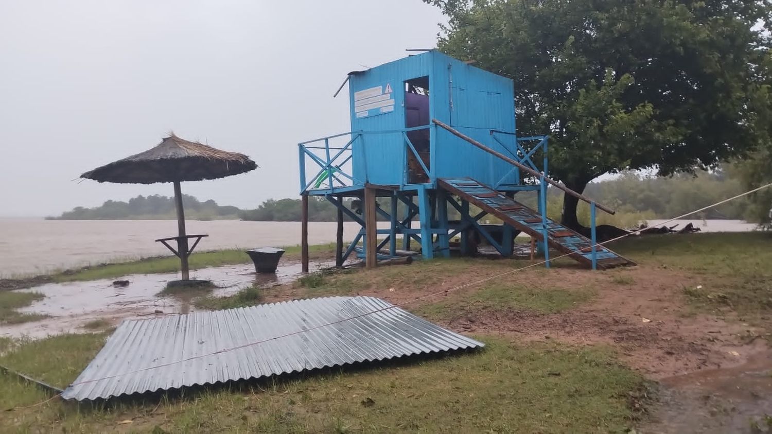 Temporal provoca daños significativos en Playa Sol de Salto Grande