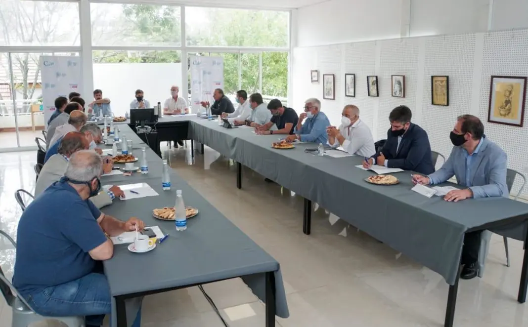 Por ahora no habrá restricciones en la Provincia: Kicillof define criterios con intendentes
