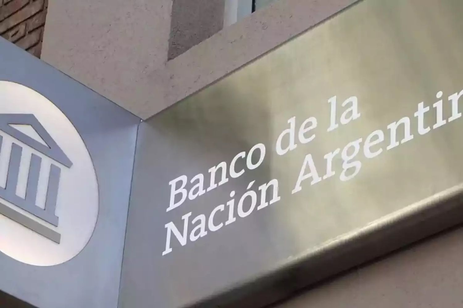 Milei firmó el decreto que transforma al Banco Nación en una sociedad anónima