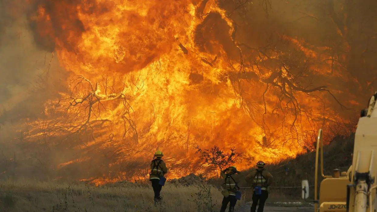 Ascienden a 31 las víctimas fatales por los incendios en California