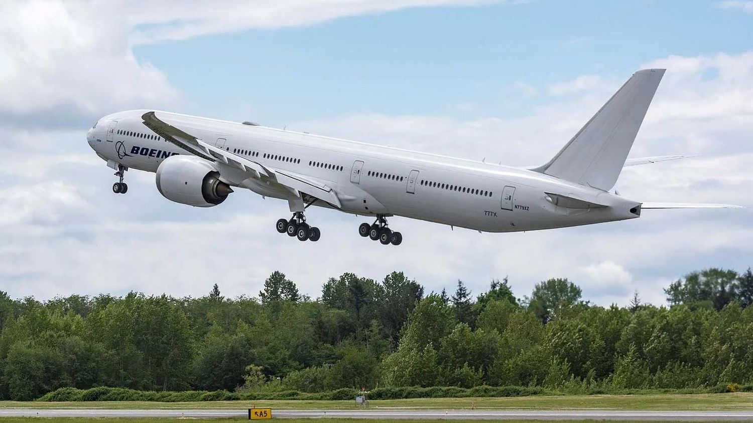 Boeing reactiva el cuarto prototipo del 777-9 para ensayos de cabina y avanza hacia la certificación
