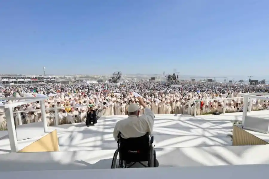 El papa Francisco advirtió sobre los peligros potenciales de la inteligencia artificial
