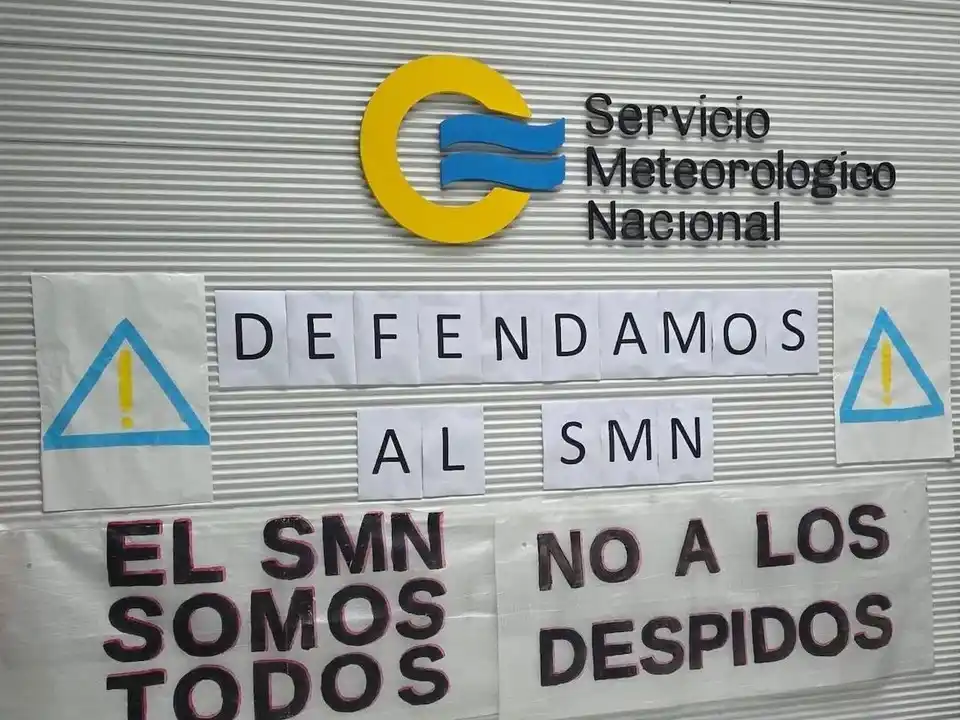 La medida de fuerza surge como respuesta al anuncio gubernamental de reducir el 30% del personal civil y a las declaraciones de Sturzenegger.