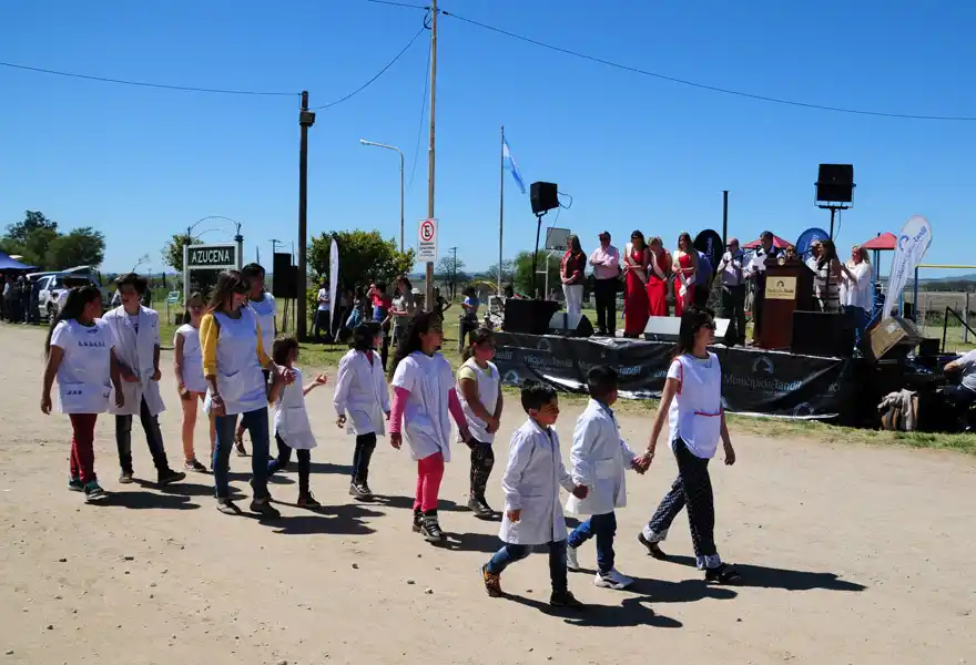 Azucena celebró un nuevo aniversario, apuntando al crecimiento y la transformación 