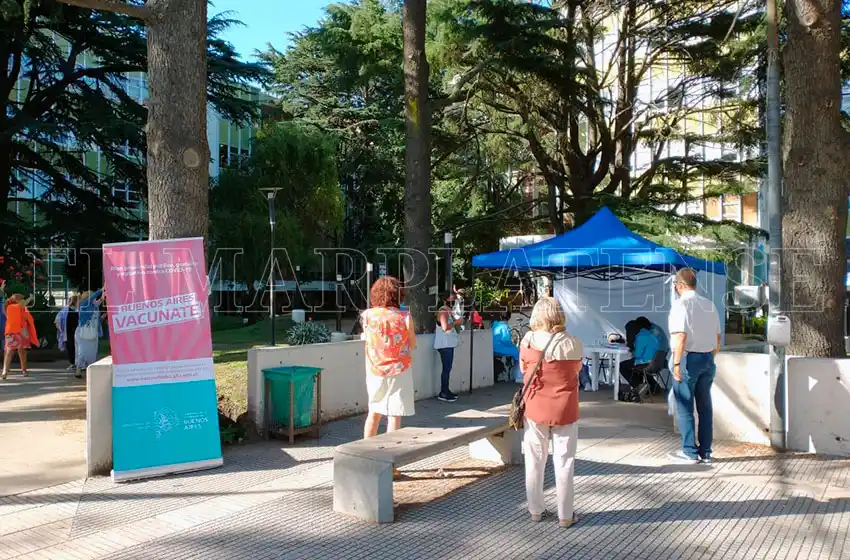 Arrancó una nueva semana de vacunación libre con postas itinerantes en Mar del Plata