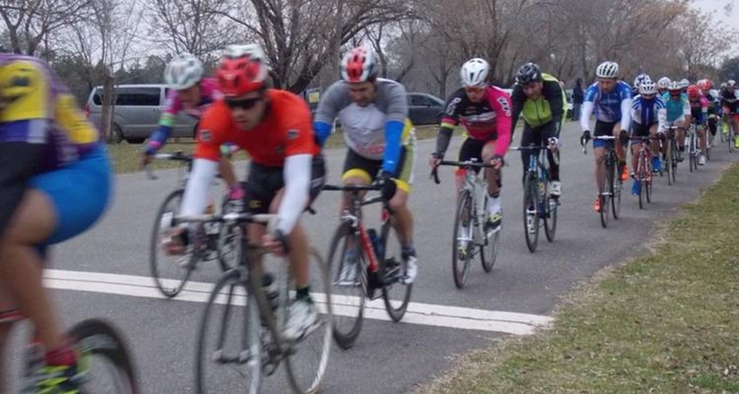 Justin Joachin ganó la competencia entre el frío y la llovizna
