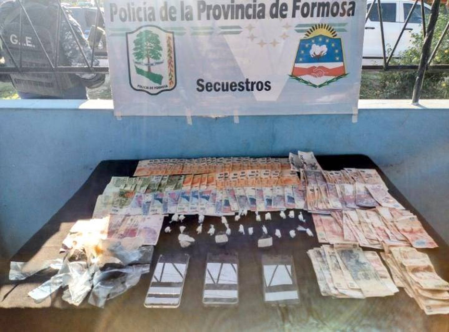 La Policía anuló otro centro de distribución de
drogas en el barrio Itatí 1 y detuvo a un traficante