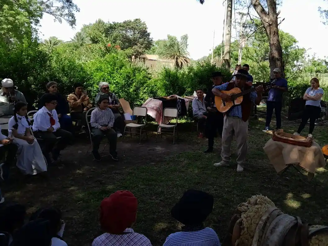 Escuelas rurales celebraron el Día de la Tradición con una muestra conjunta en la Escuela 36 Juan Francisco Seguí