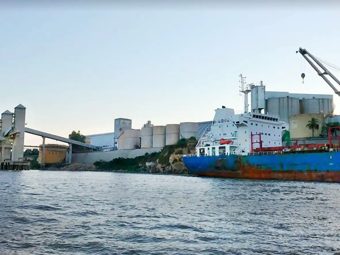 La droga fue hallada en un barco en el puerto de San Lorenzo.