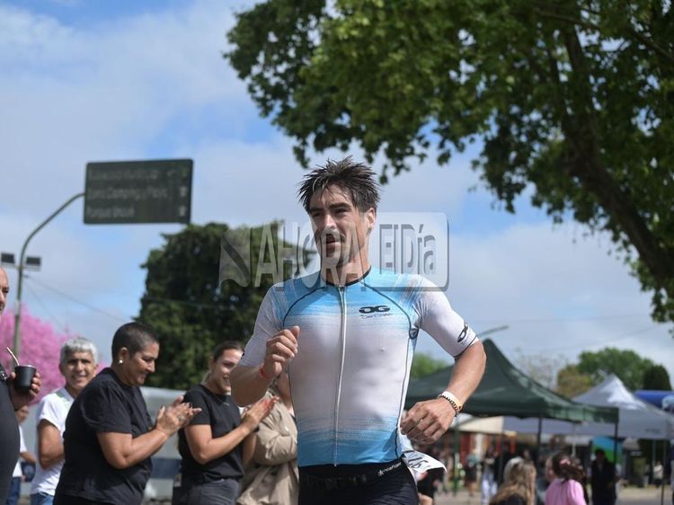 Ironman 5150: Gonzalo Acosta fue el mejor de los triatletas locales y terminó entre los primeros puestos de la general
