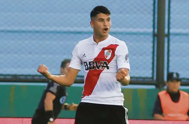 Palacios se quiere quedar hasta junio en River y no irse por la cláusula
